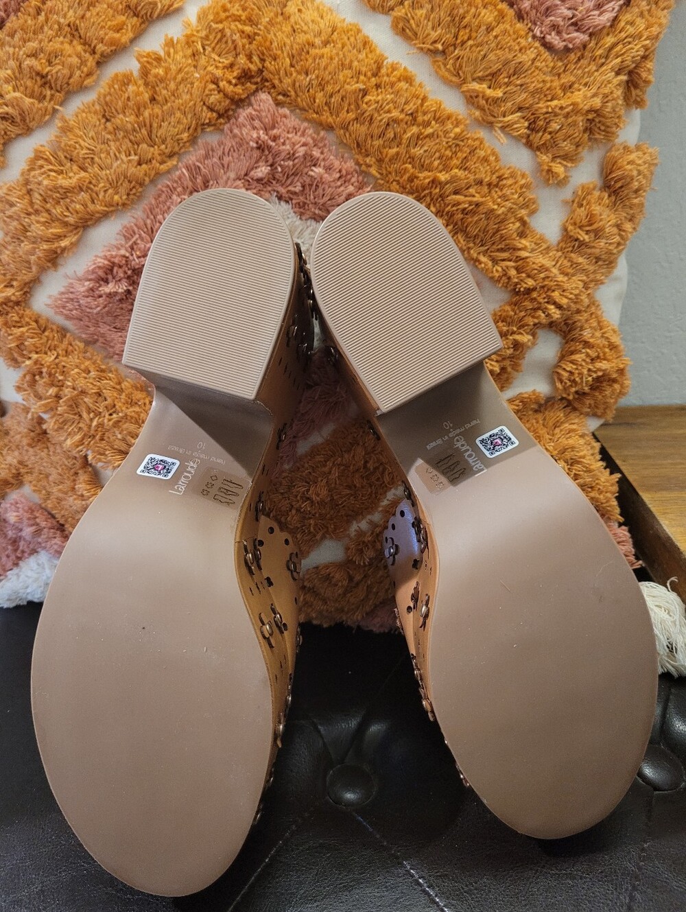 Larroude Brown Floral Laser-Cut Studded Platform Slide Heels, Sz10 - Picture 14 of 15